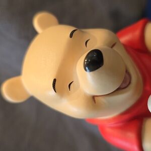 Winnie the Pooh - "It's a Bee-u-tiful day!"